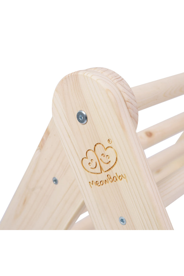 Ladderhuisje van natuurlijk hout met roze bekleding-mercibeaucoupp.eu