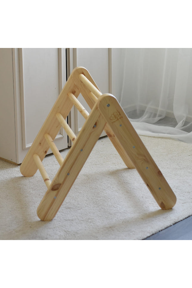 Ladderhuisje van natuurlijk hout met een blauw-grijze hoes-mercibeaucoupp.eu