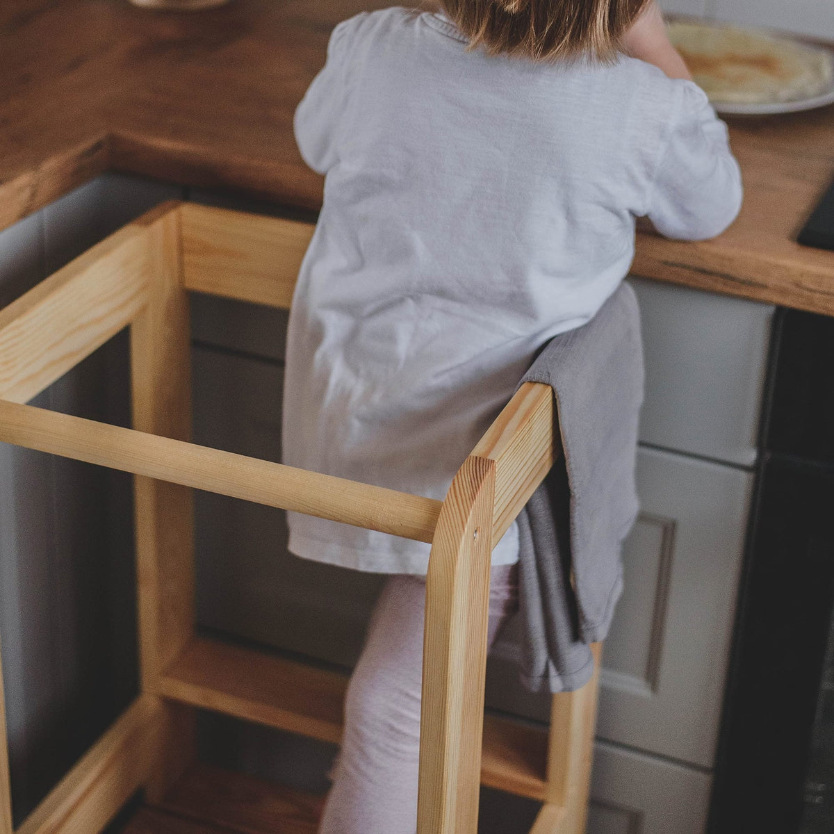 MeowBaby Wooden Kitchen Helper for Children - Natural